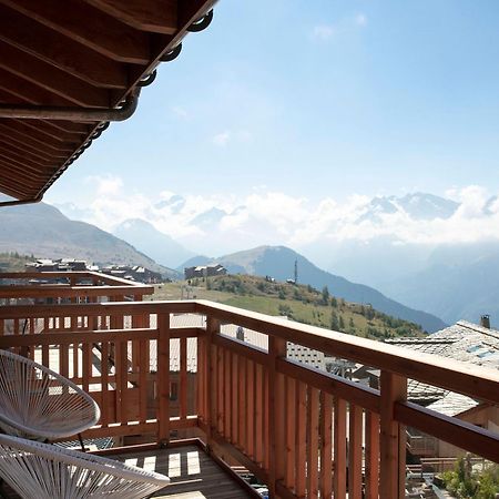 Grandes Rousses Hotel & Spa ラルプ・デュエ エクステリア 写真 A balcony in Les Saisies