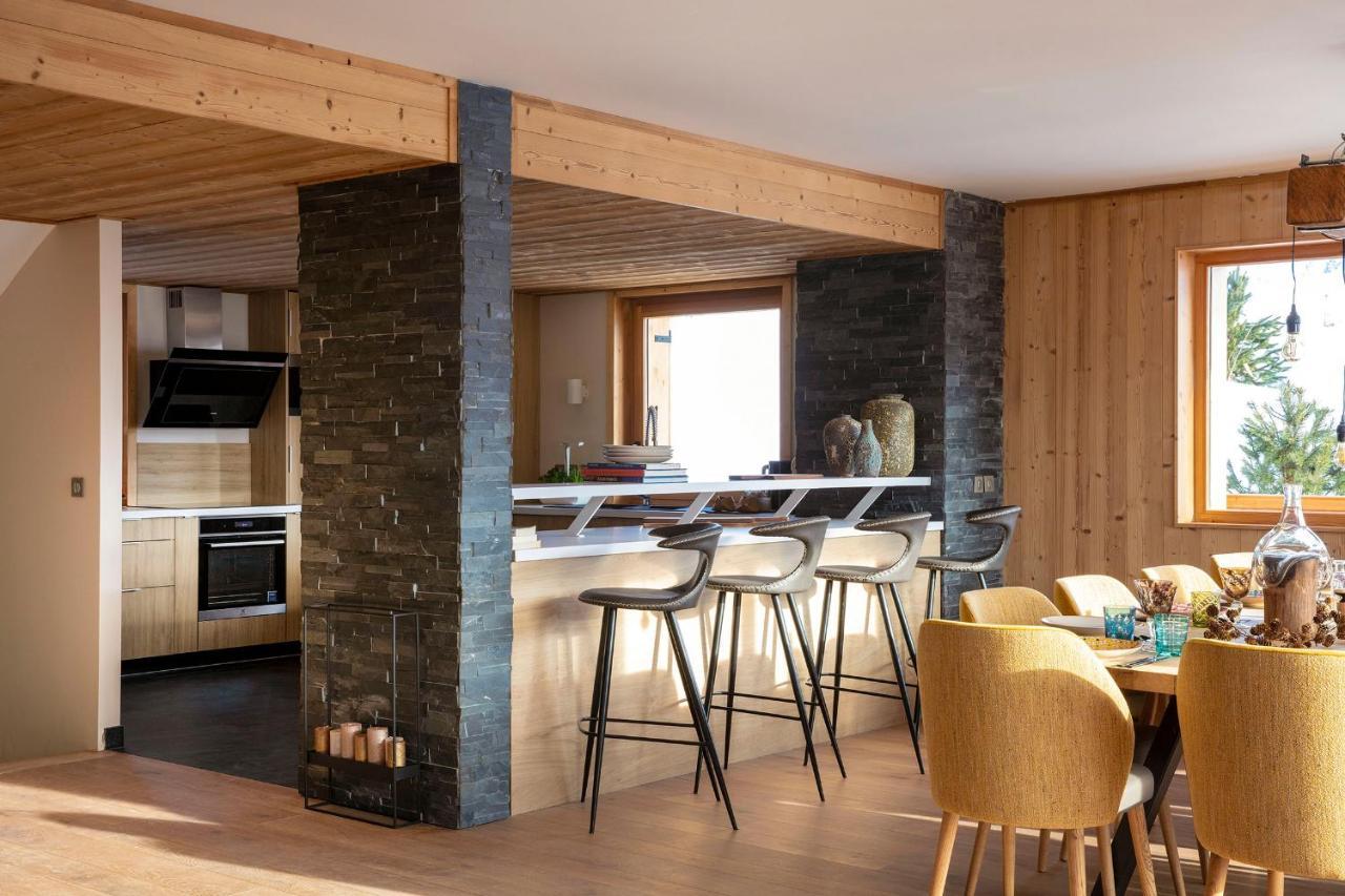 Grandes Rousses Hotel & Spa ラルプ・デュエ エクステリア 写真 A modern chalet interior