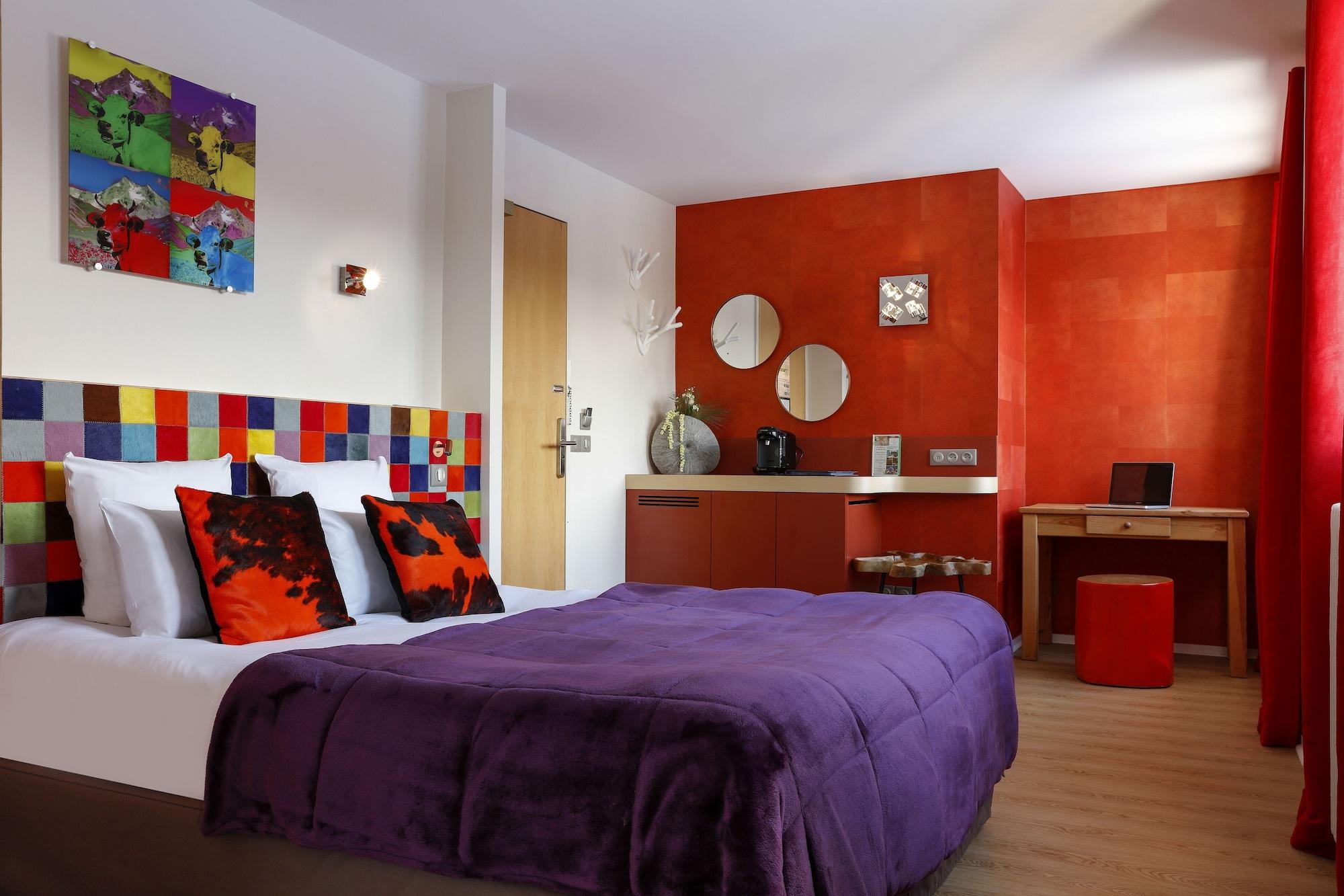 Grandes Rousses Hotel & Spa ラルプ・デュエ エクステリア 写真 A typical room at the hotel
