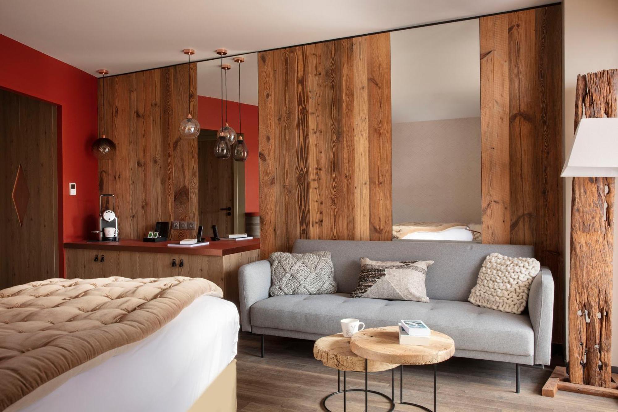 Grandes Rousses Hotel & Spa ラルプ・デュエ エクステリア 写真 A room at the Hotel de la Poste