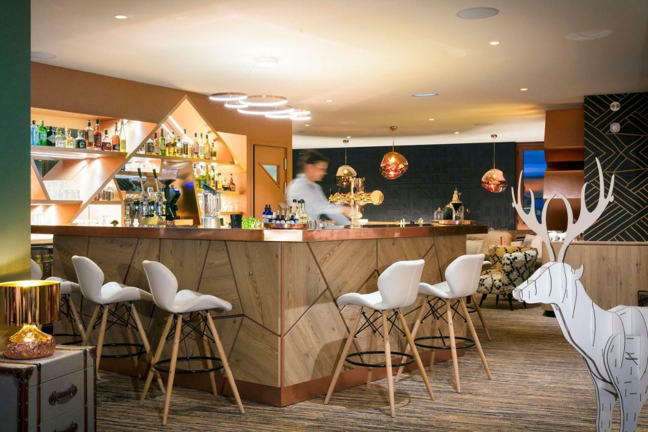 Grandes Rousses Hotel & Spa ラルプ・デュエ エクステリア 写真 The bar at the hotel