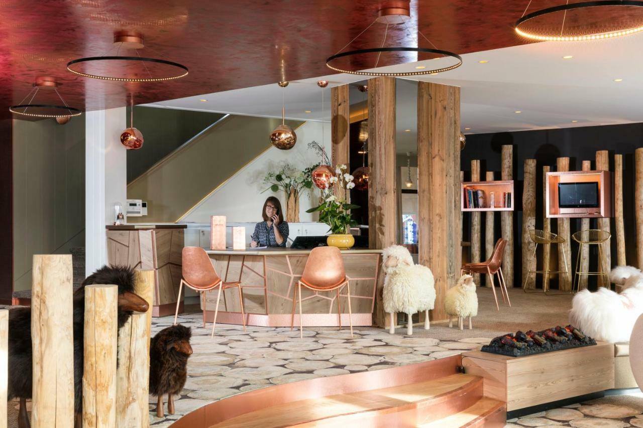 Grandes Rousses Hotel & Spa ラルプ・デュエ エクステリア 写真 The lobby of the hotel